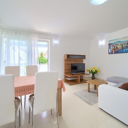Apartment Anja Krk Town Dış mekan fotoğraf