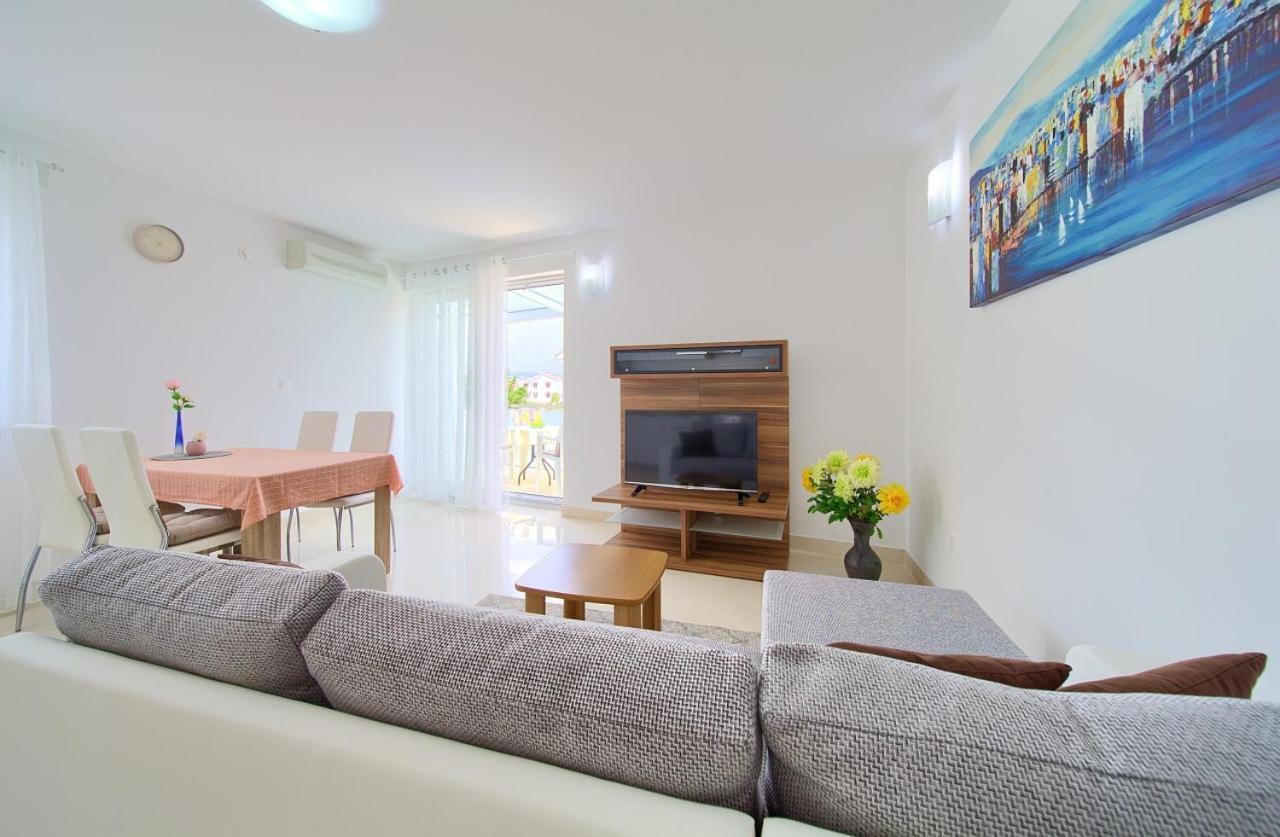 Apartment Anja Krk Town Dış mekan fotoğraf